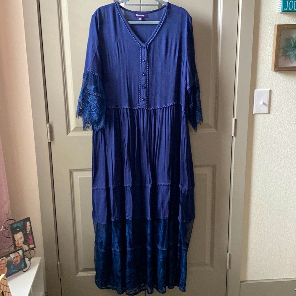Beautiful navy dress with wonderful details!  Never worn!!